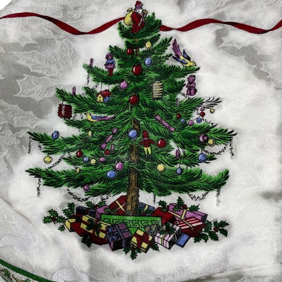 Spode Christmas Tablecloth 67 x 50 1/2 - Picture 3 of 3